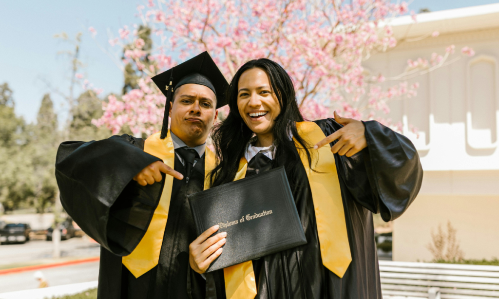 Graduation Gifts Guide 2026: Best Gift Ideas You’ll Love